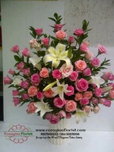Bunga meja mawar pink & casablanka